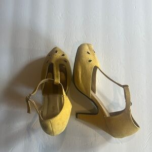 North Elegant Yellow Women's hells w cutout design retro style MCDD1-6 style